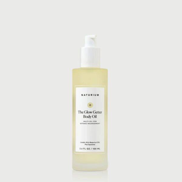 Luxurious body oil deeply moisturizes